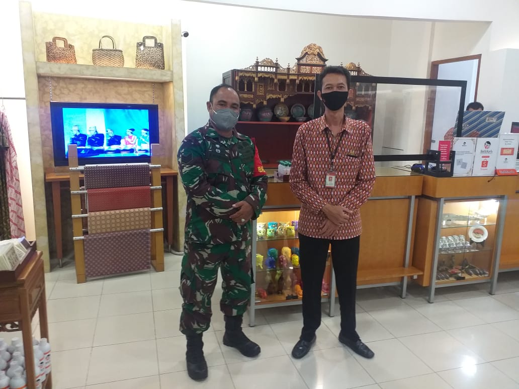 Peran Aktif Babinsa Kelurahan Kemlayan dalam PPKM Di Wilkumnya