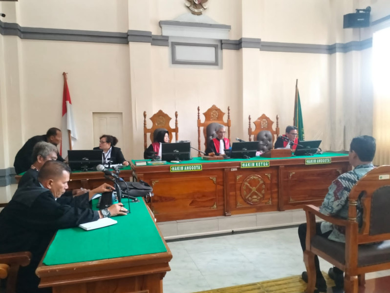 Hakim Tolak Eksepsi Terdakwa Koneksitas Dugaan Korupsi Eradikasi Lahan PT PSU, Kerugian Rp. 5 M