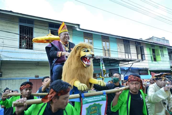 Puji Keberagaman Masyarakat Dairi, Bupati Eddy Berutu Naik Reog Ponorogo di Pesta Budaya Njuah-juah
