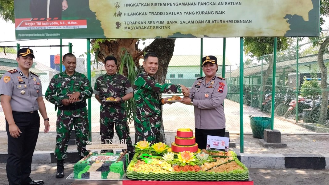 Bikin Haru! Kapolres Boyolali Datang Bawa Tumpeng, Kejutkan Dandim di HUT ke-81 TNI