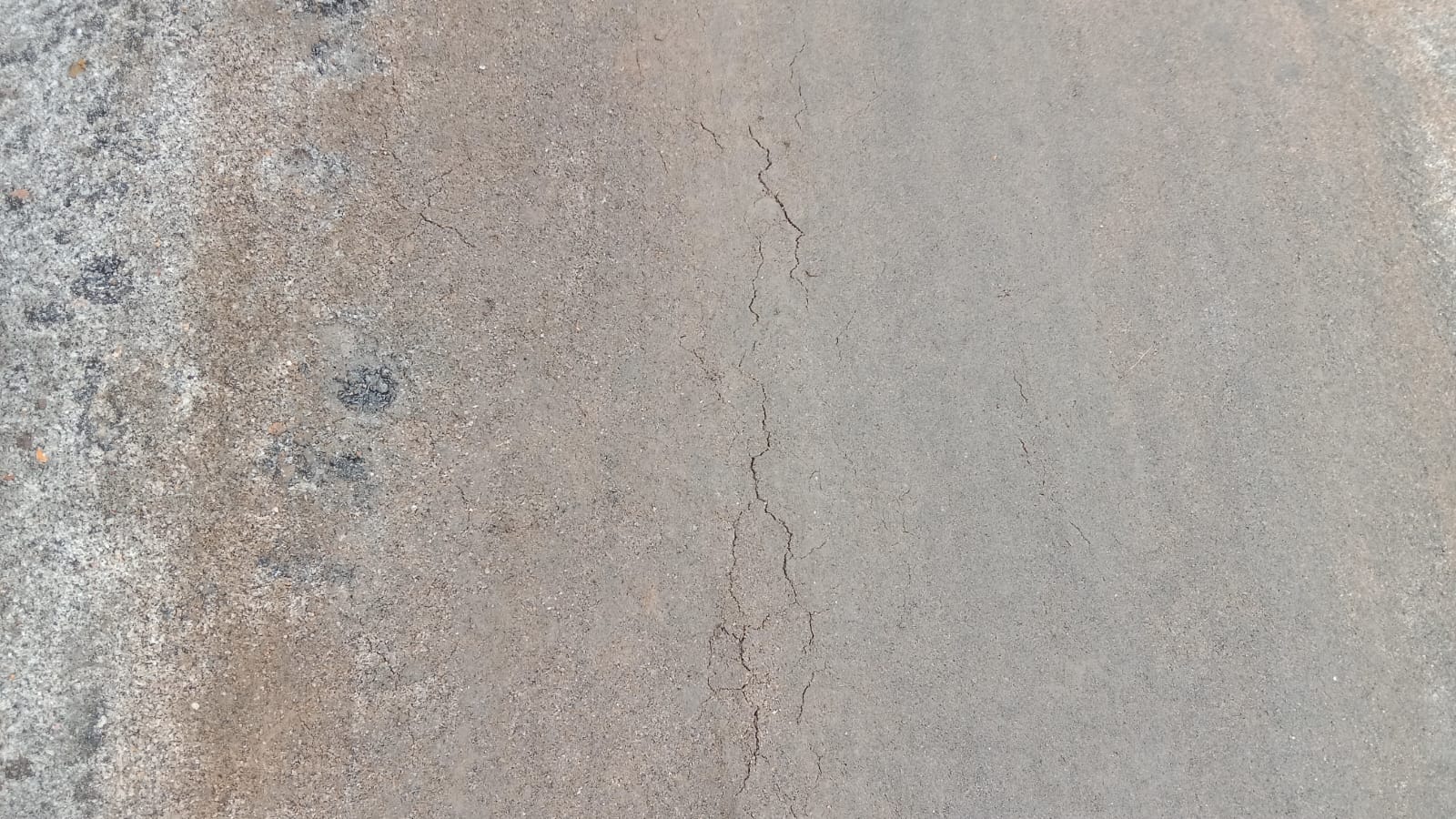 Rehabilitasi Jalan Mata Kocing -TPU -Persabahan Diduga Asal Jadi