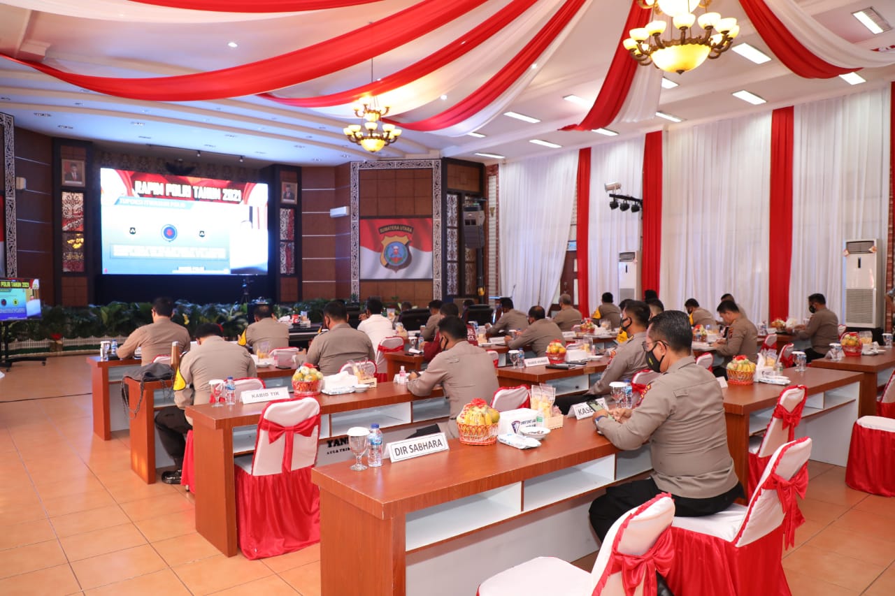 Kapolda Sumut dan PJU Polda Sumut Ikuti Rapim Polri Tahun 2021 Secara Virtual