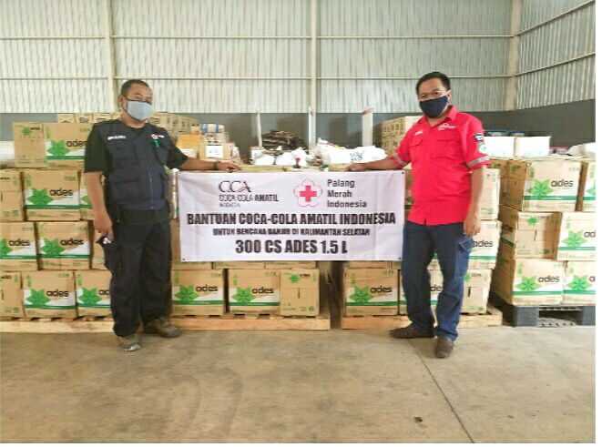 CCAI Bersama PMI Provinsi Kalimantan Selatan Beri Bantuan Air Minum Bagi Warga Terdampak Banjir