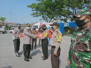 AKBP DR Mhd Dayan Peduli Terhadap Masyarakatnya Berikan 5500 Paket Sembako