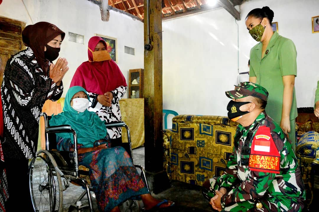 HUT TNI Dandim Boyolali Sambangi Janda Veteran dan Warakawuri