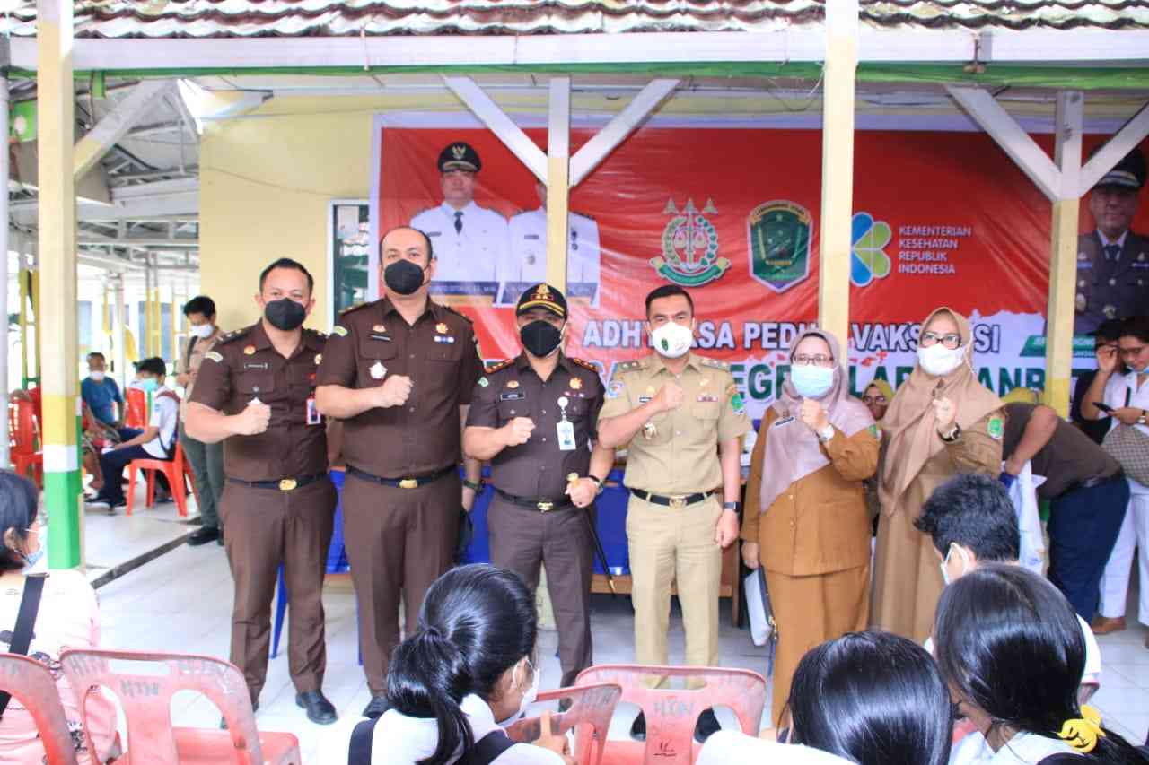 Wabup Labura dan Kajari Tinjau Adhyaksa Peduli Vaksinasi di Puskesmas Aek Kanopan