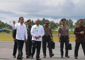 Jokowi Resmikan Terminal Bandara Silangit