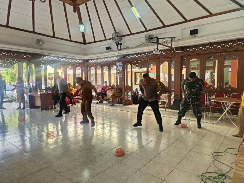 Semarakan & Memeriahkan HUT RI Ke-81, Babinsa Kratonan Ikuti Berbagai Lomba