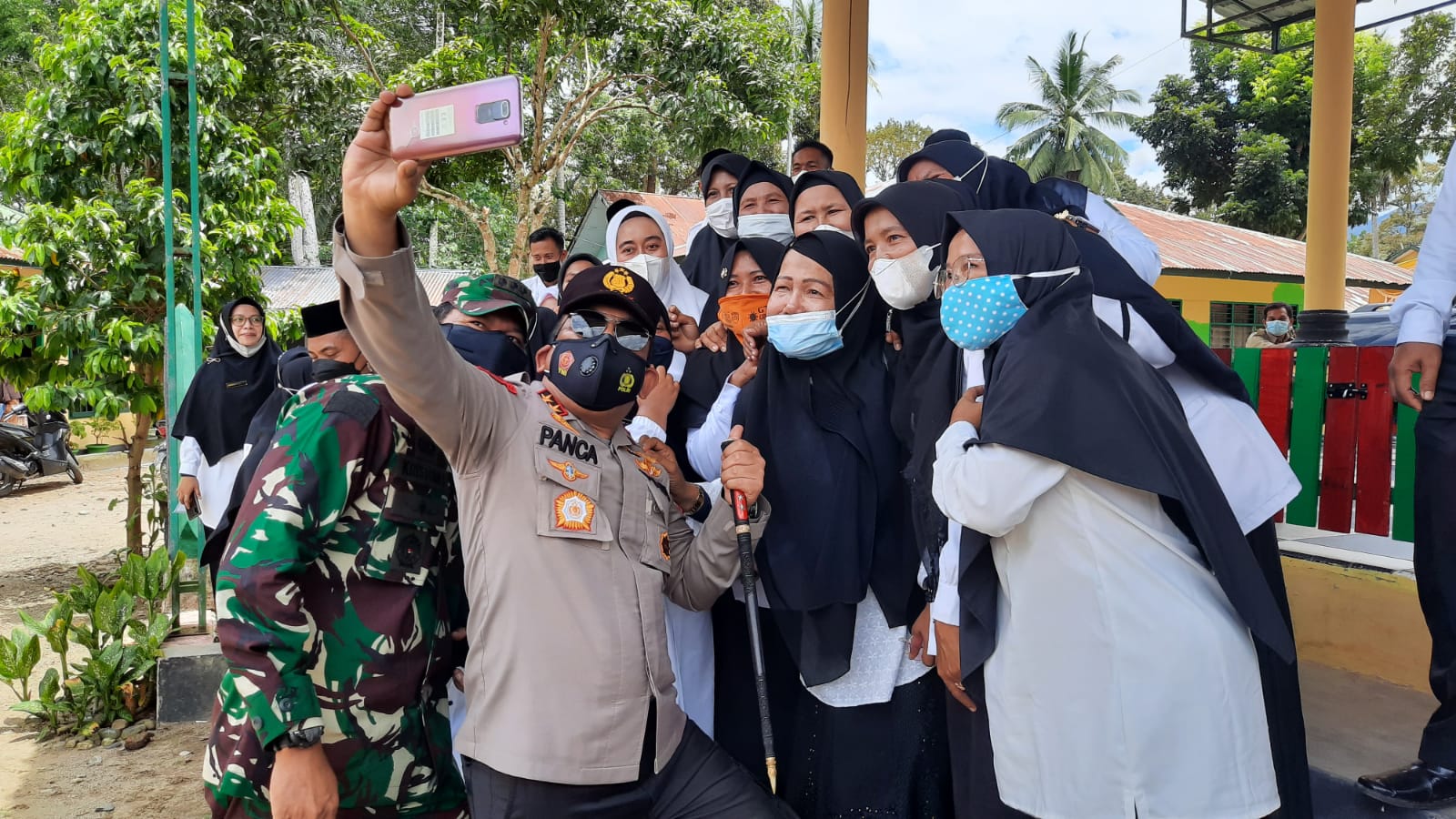 Tinjau Vaksinasi hingga ke Madina, Kapolda Sumut Apresiasi Antusias  Masyarakat