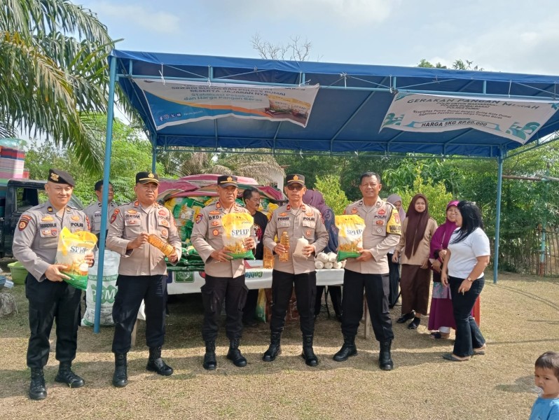 Polres Dumai Giat Operasi Pasar Murah Kelurahan Bukit Timah Berkolaborasi Perum Bulog