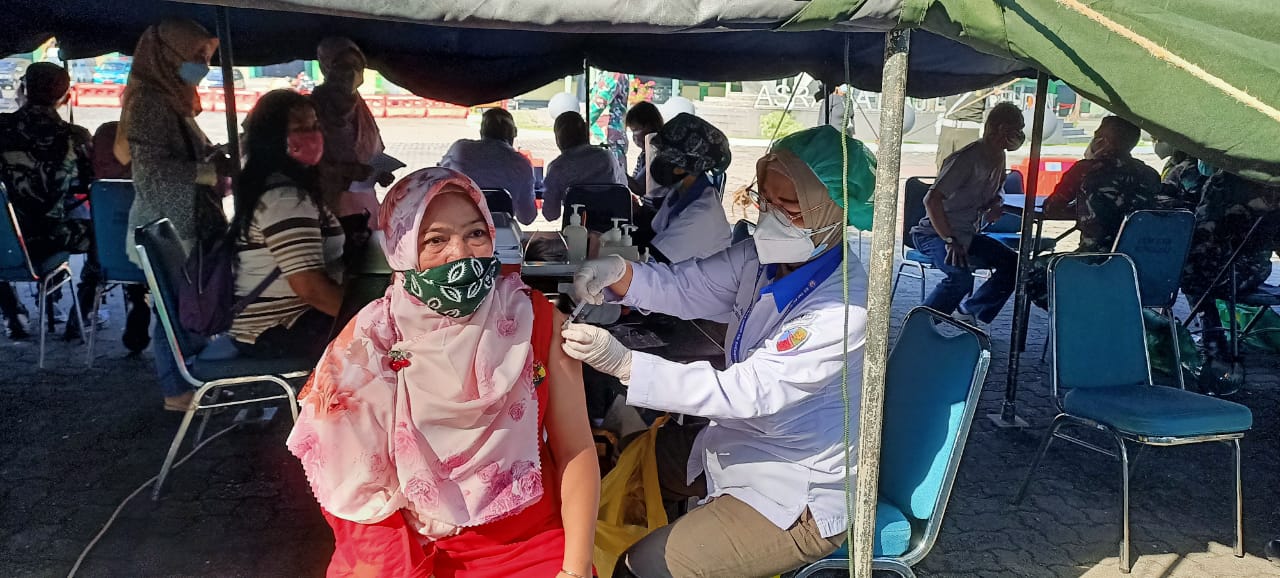 RSAU dr. Siswanto Lanud Adi Soemarmo Kerahkan Nakes Bantu Serbuan Vaksinasi Covid-19 TNI-Polri