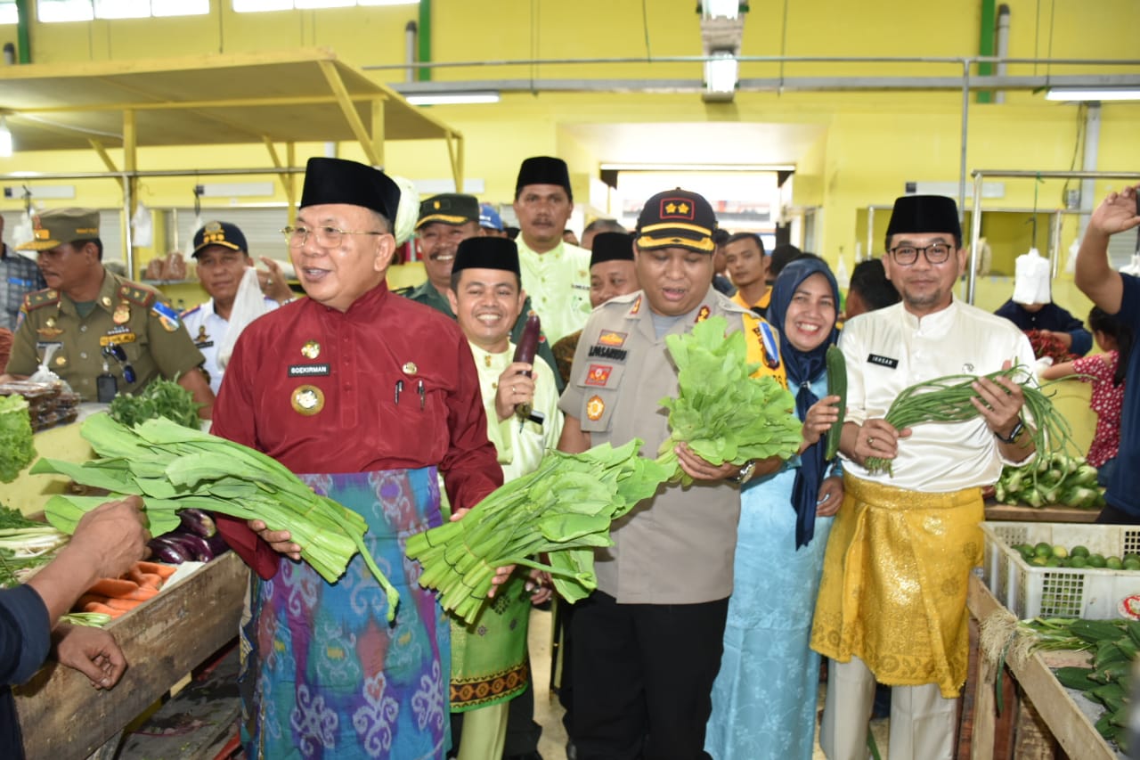 Jelang Bulan Suci Ramadhan 1440 H, Soekirman Survey Harga Pasar dan Pelepasan Operasi Pasar