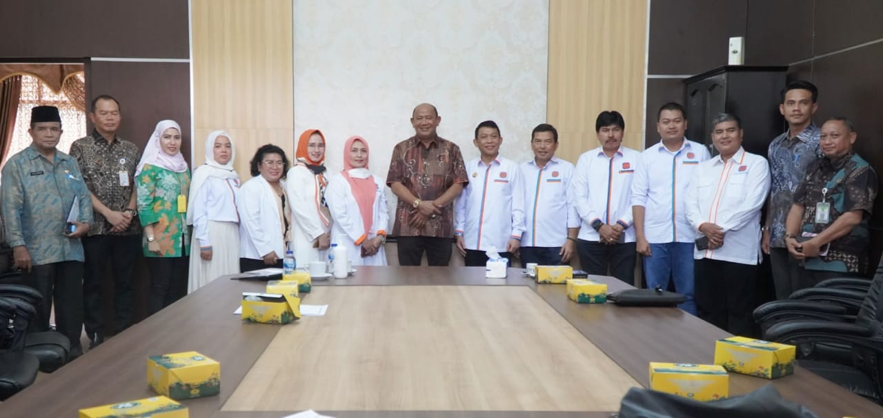 Plt Bupati Langkat Menerima Audiensi REI Sumut Bahas Perubahan Pengurusan IMB Menjadi PBG