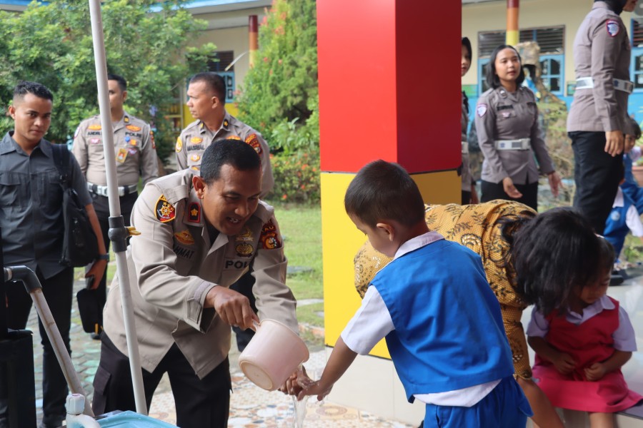 AKBP Angga Febrian Pimpin Green Policing: Polres Dumai Gandeng TK Santo Tarcisius Lestarikan Lingkungan