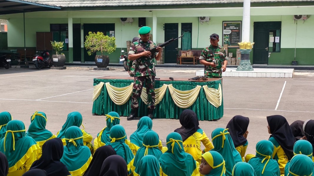 Belajar Jadi Tentara Sambil Bermain, 145 Siswa Muhamadiyah Drasan Serbu Makodim 0724/Boyolali