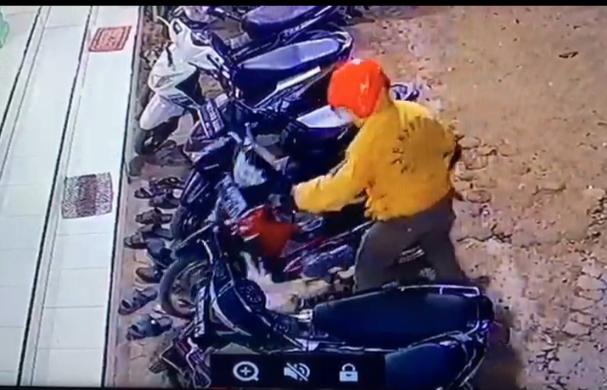 Tokoh Agama  Meminta Aparat Penegak Hukum Tindak Lanjuti Maling  Sepeda Motor Terekam CCTV di Masjid