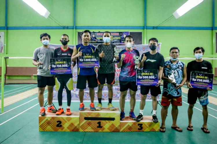 Jalin Silaturahmi Badminton Se-provinsi Riau Dikota Dumai