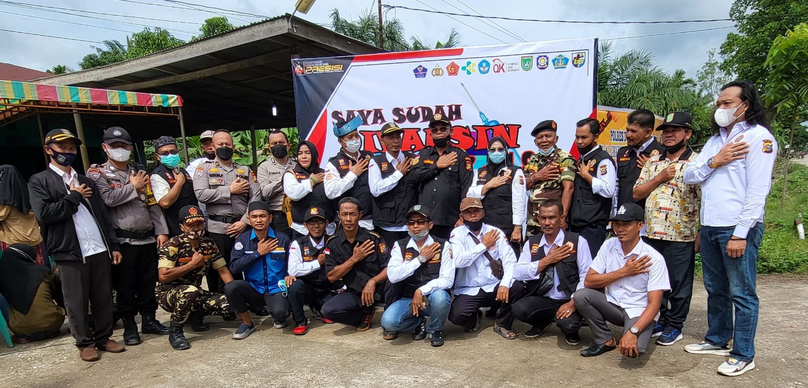 Pokdarkamtibmas Resort Dumai Bareng Polres Dumai Gelar Vaksinasi Massal