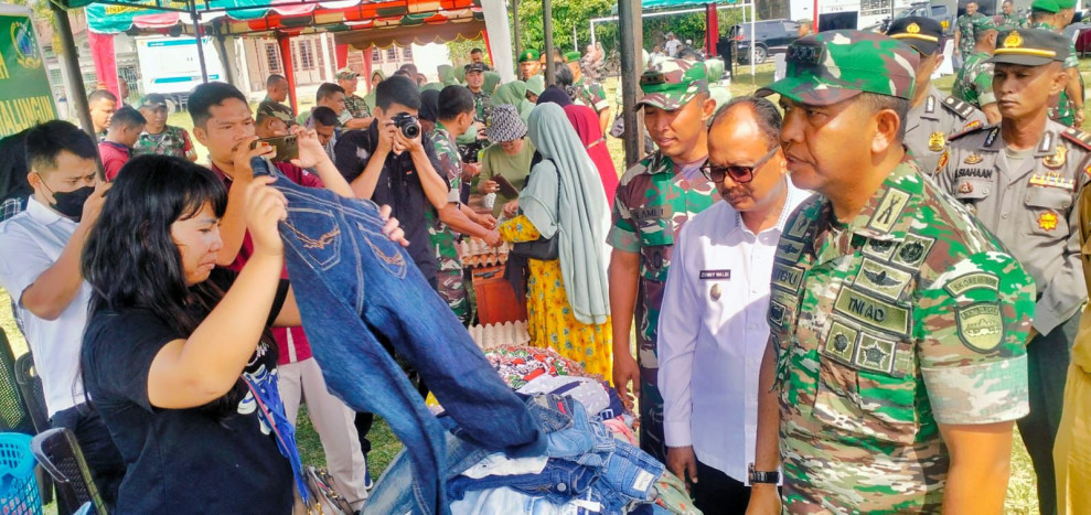 Wakil Bupati Simalungun Bersama Danrem 022/PT Dan Dandim 0207/Sml Hadiri Bazar TNI