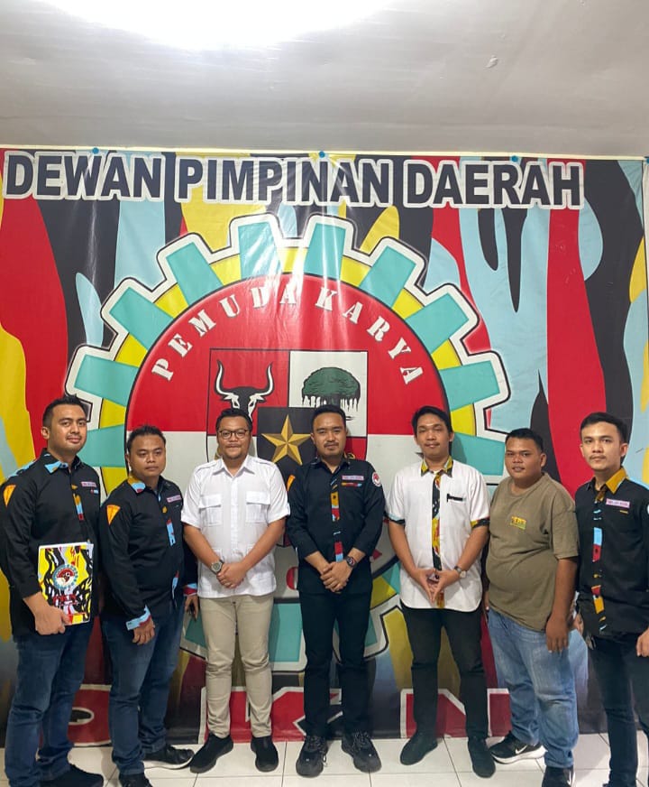 Serahkan SK Pengangkatan Satma Tahun 2022-2027, Sutan Iskandar Nasution Harap Membesarkan Nama PKN