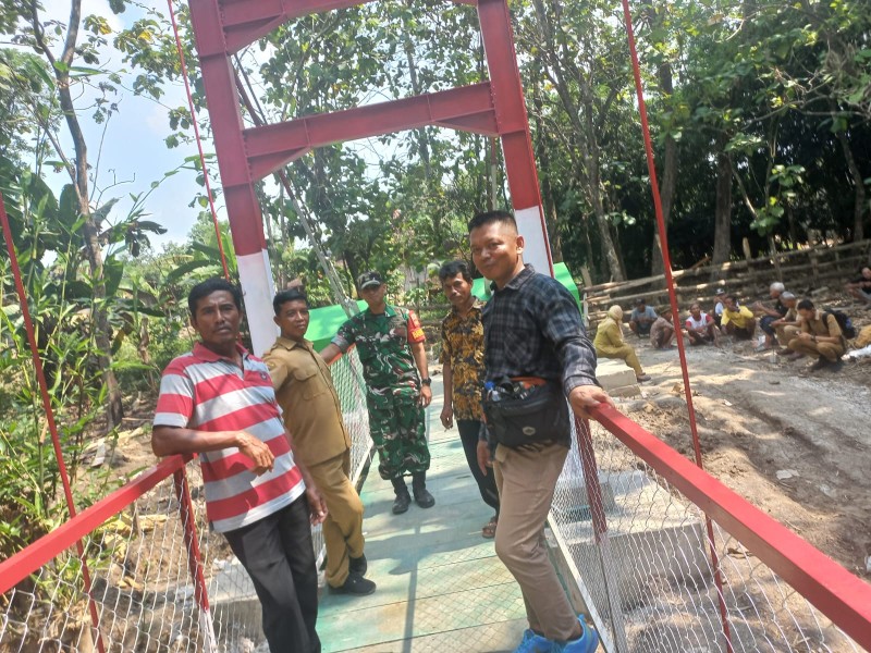 Penantian Puluhan Tahun Berakhir, Jembatan Merah Putih Sambirejo Kini Jadi Jalur Ekonomi dan Daya Tarik Warga