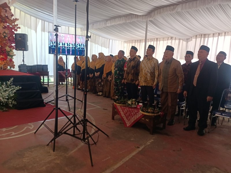 Babinsa Koramil 12/Simo Beri Motivasi Lulusan SMAN 1 Simo Raih Masa Depan Gemilang