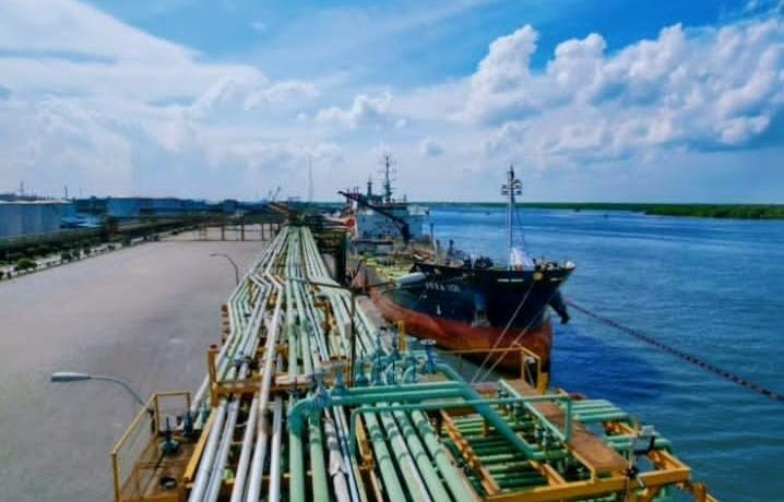 Dukung Pergerakan Industri, Pelindo Perkuat Layanan Curah Cair