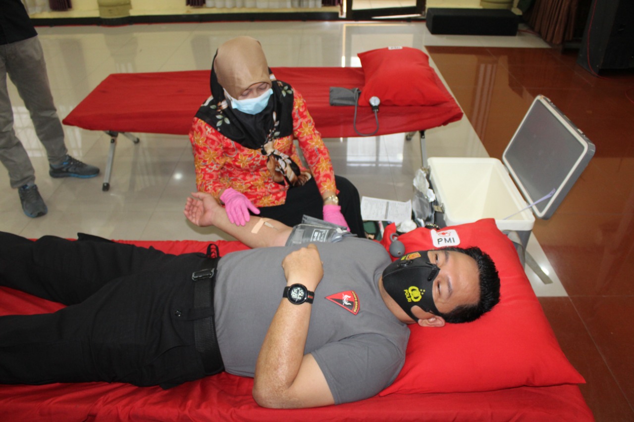 Sambut HUT Bhayangkara Ke-75, Polres Pematangsiantar Laksanakan Donor Darah