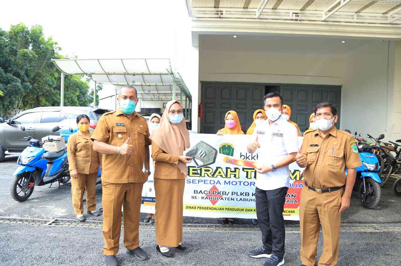 8 unit sepeda motor diserahkan Wakil Bupati Labura ke PLKB.