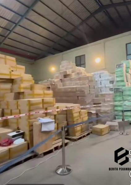 Digrebek Bea Cukai Temukan Ribuan Dus Rokok Tanpa Cukai Ditemukan Di Gudang