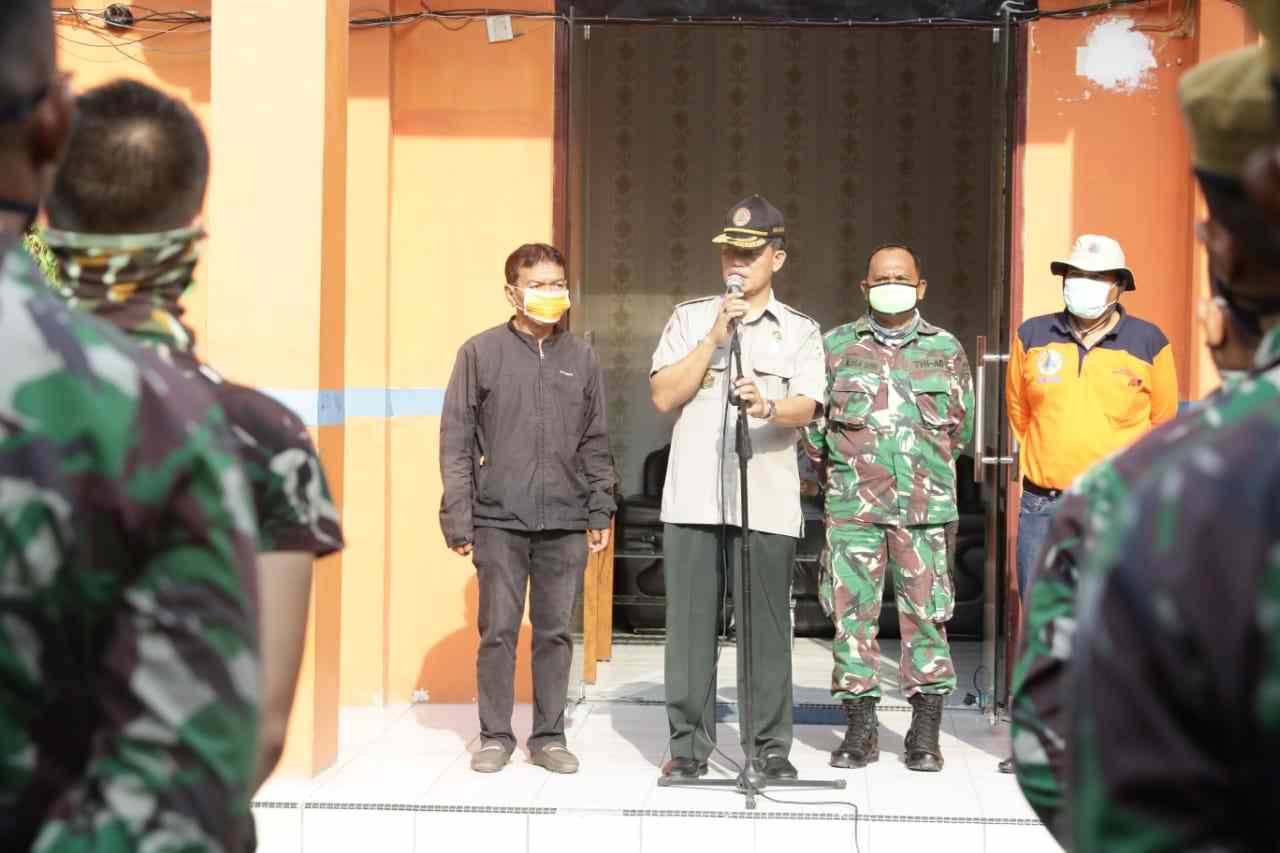 Tim Gugus Tugas Percepatan Penanganan Covid-19 Menyeser Kantor Pelayanan dan Semprot Disinfektan