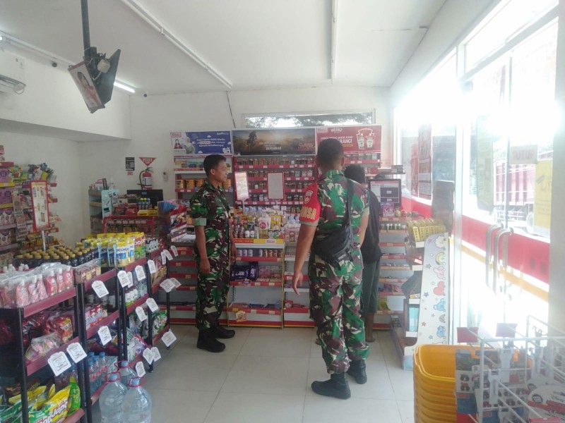 Patroli Pagi Koramil Ngrampal Sasar Titik Vital, BRI hingga SPBU Dipantau