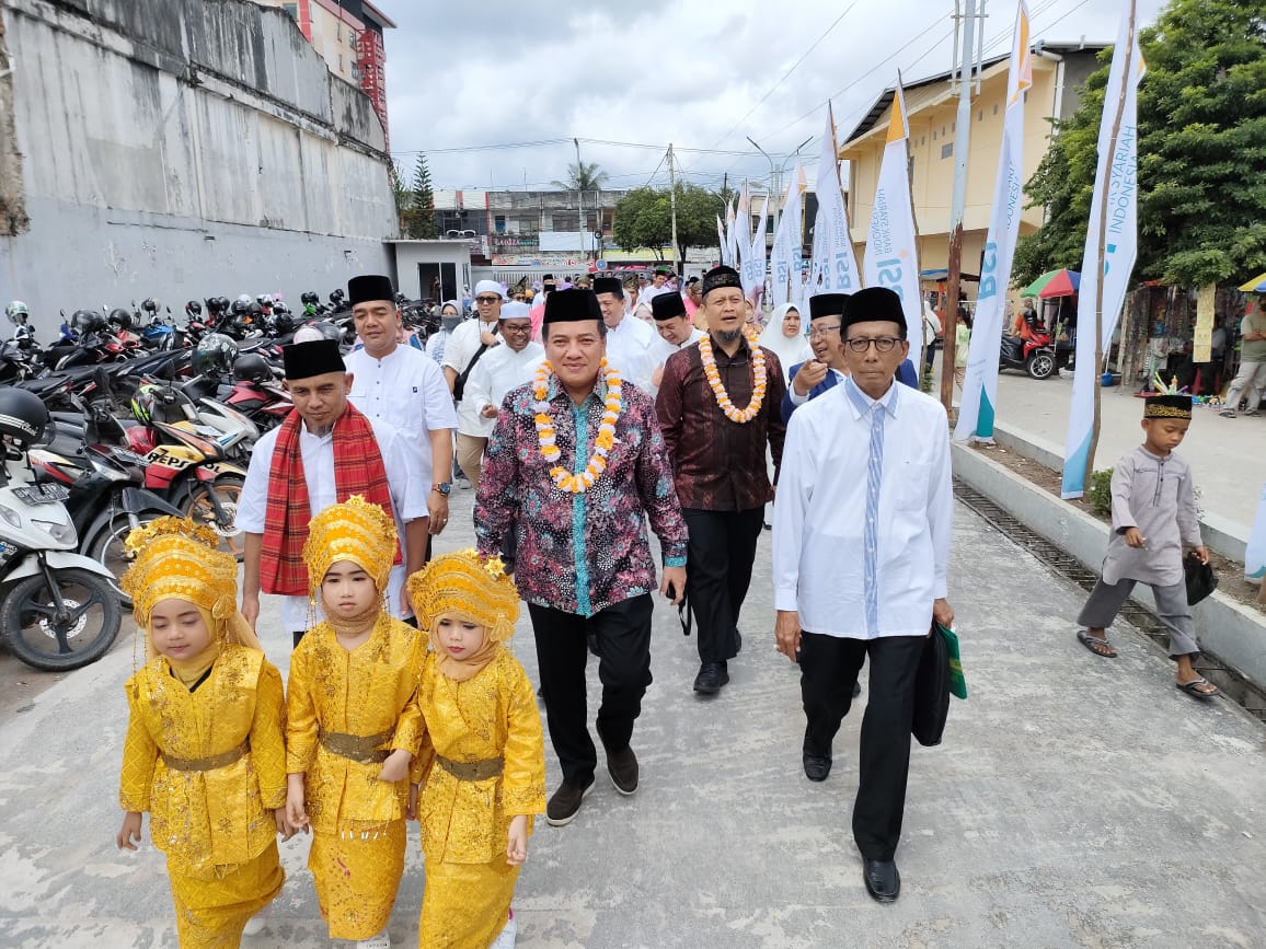 Anggota DPR RI Asal Riau, H. Jon Erizal  Resmikan  Masjid Muslimin Jln Sudirman  Dumai