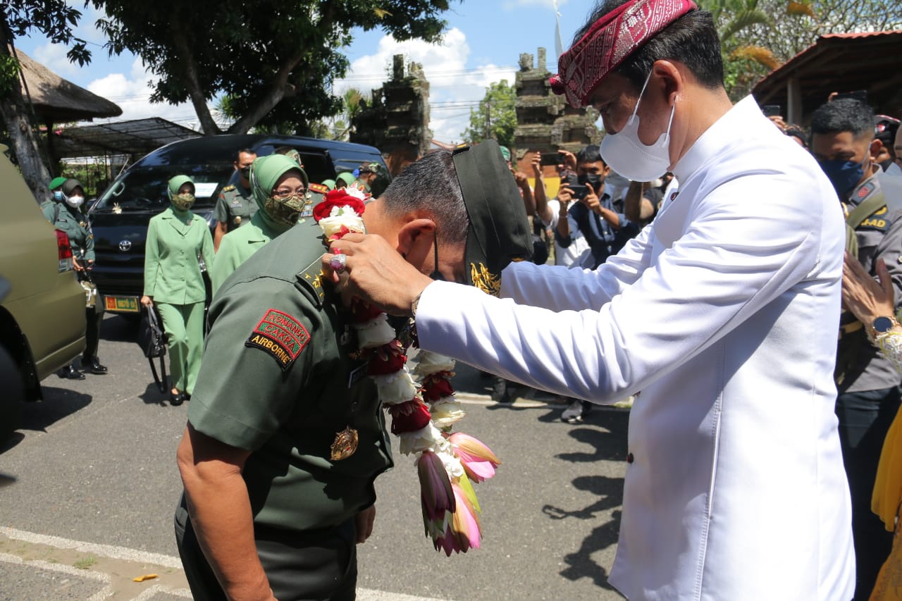 Gelar Kehormatan Ksatria Padma Negara, Kasad Bagian Keluarga Besar dan Masyarakat Bali