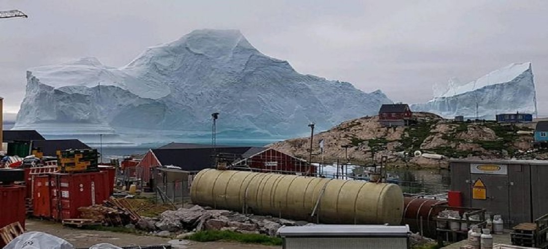 Gunung Es 11 Juta Ton Ancam Desa di Greenland