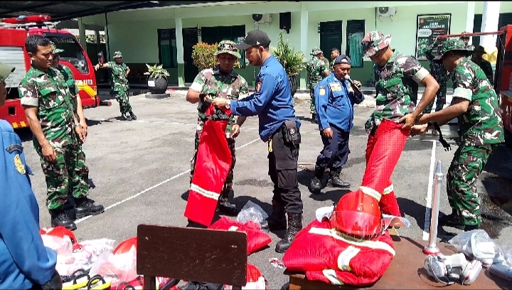 Anggota Kodim 0724/Boyolali Ikuti Pelatihan Penanggulangan Kebakaran dari BPBD