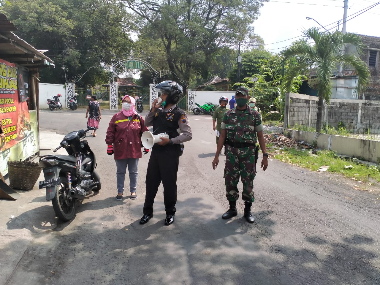 Wujud Nyata Sinergitas TNI polri dan pemerintah Kelurahan Cegah Virus Covid-19