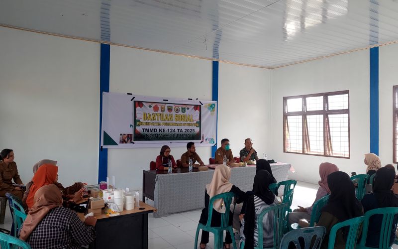 TMMD ke- 124 Kodim 0320 Dumai Pemberian Bantuan Kepada Warga