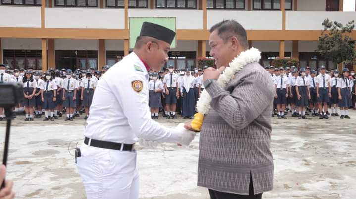 Bupati Eddy Berutu: Di Era Digital Para Pelajar Harus Banyak Keterampilan