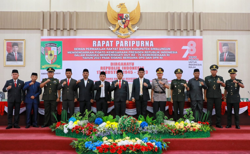 Rapat Paripurna DPRD, Bupati Simalungun Ajak Bergotong Royong Menuju Indonesia Emas Tahun 2045