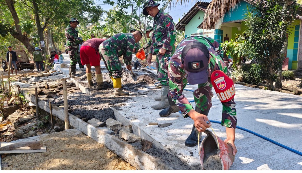 Bukan Sekadar Mengecor, Satgas TMMD Pastikan Jalan Aman hingga ke Pintu Rumah Warga