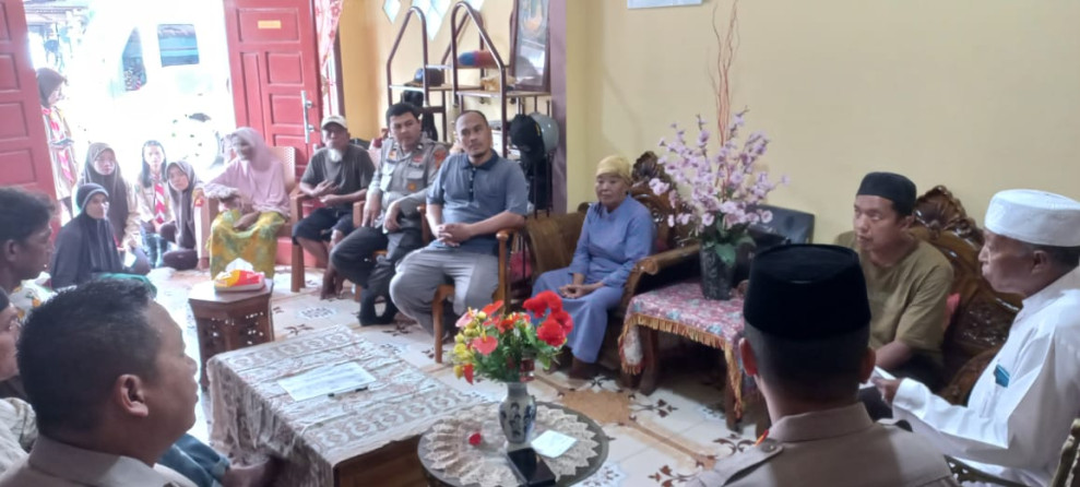 Polres Dumai dalam Jumat Curhat  Berpesan Kepada Warga Teluk Binjai Agar Selalu Menjaga Persatuan