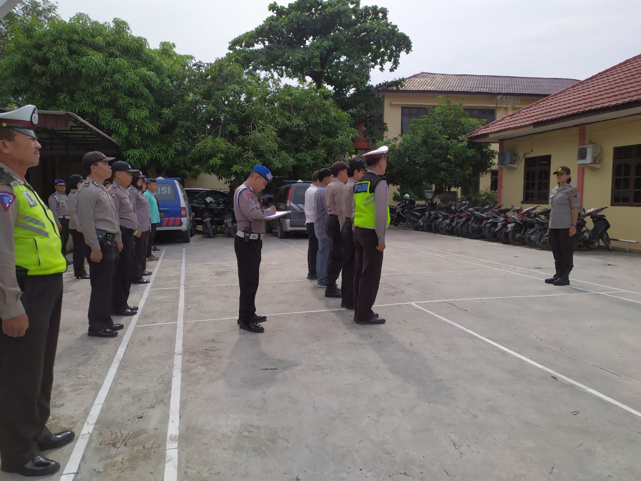 AKP Sah Udur TM.Sitinjak. S.H,S.IK,M.H:  Mari Kita sama - sama Bekerja