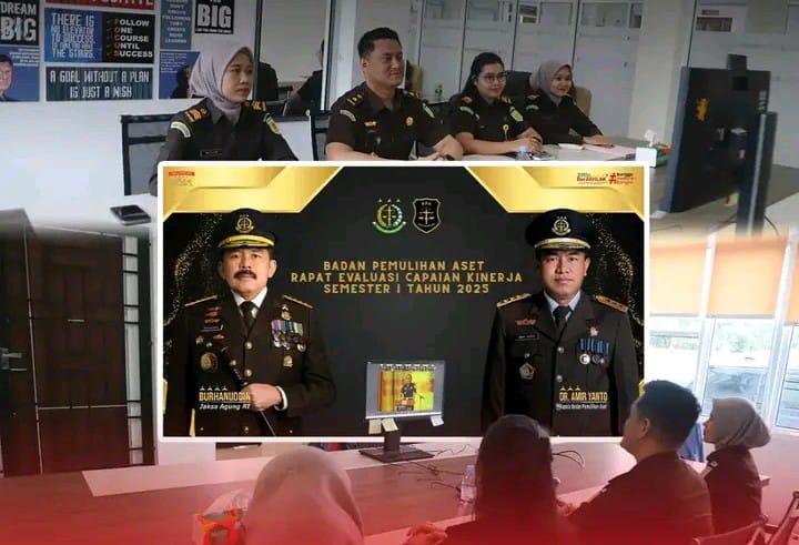 Kasi BB Serta Jajaran Daring Ruang Rapat Kejaksaan Negeri Dumai