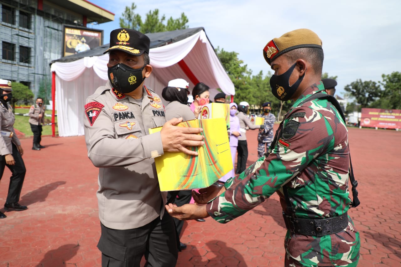 Jelang HUT Bhayangkara ke-75, Poldasu Ringankan Beban Ekonomi Masyarakat Terdampak Covid 19