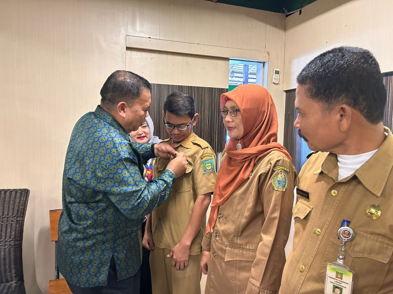 BNNK Langkat Laksanakan Penyematan PIN dan Penyerahan Sertifikat Kepesertaan Bimtek P4GN 2024