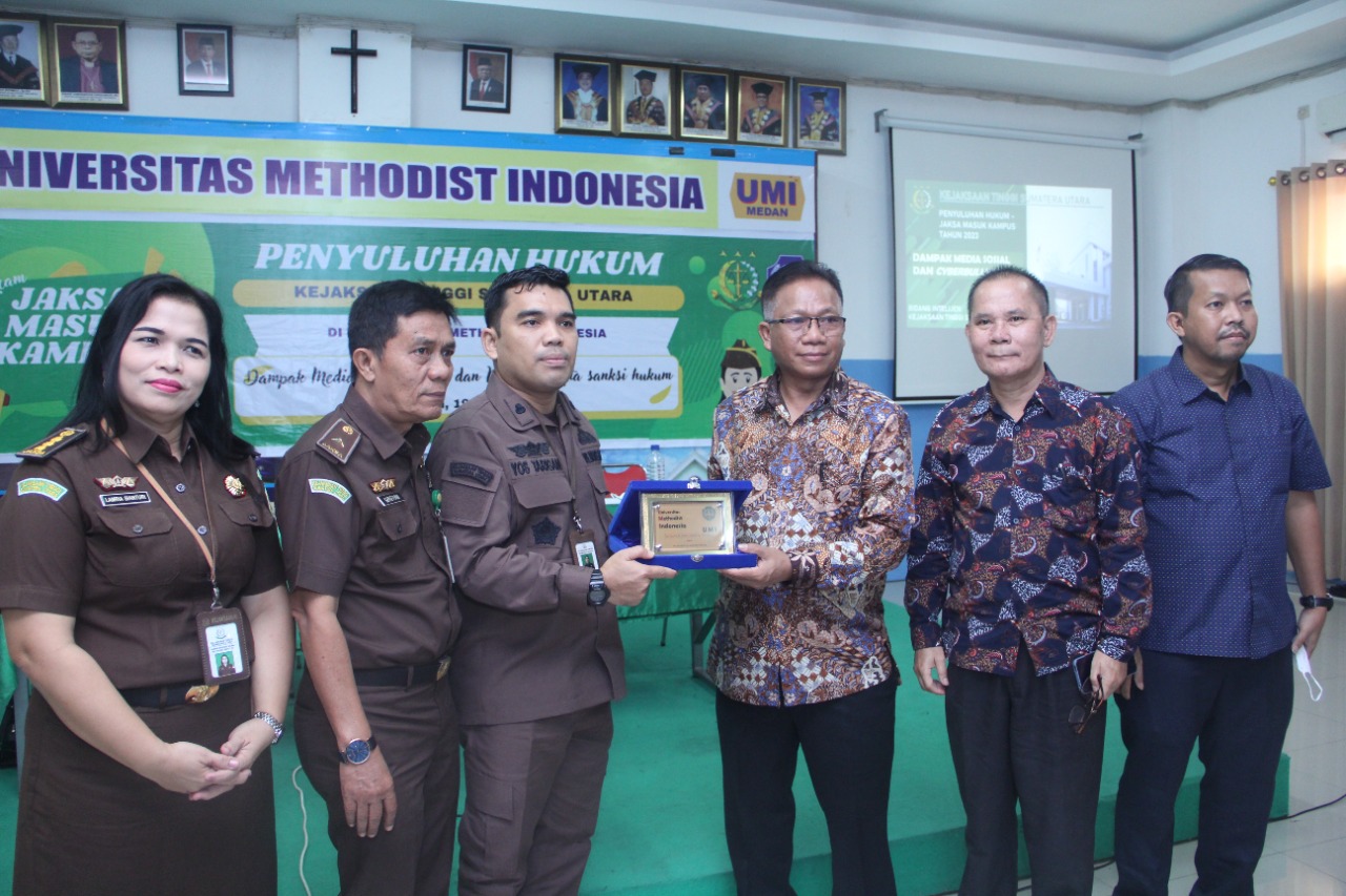 Jaksa Masuk Kampus UMI Medan Sampaikan Dampak Media Sosial Dan Sanksi Hukumnya
