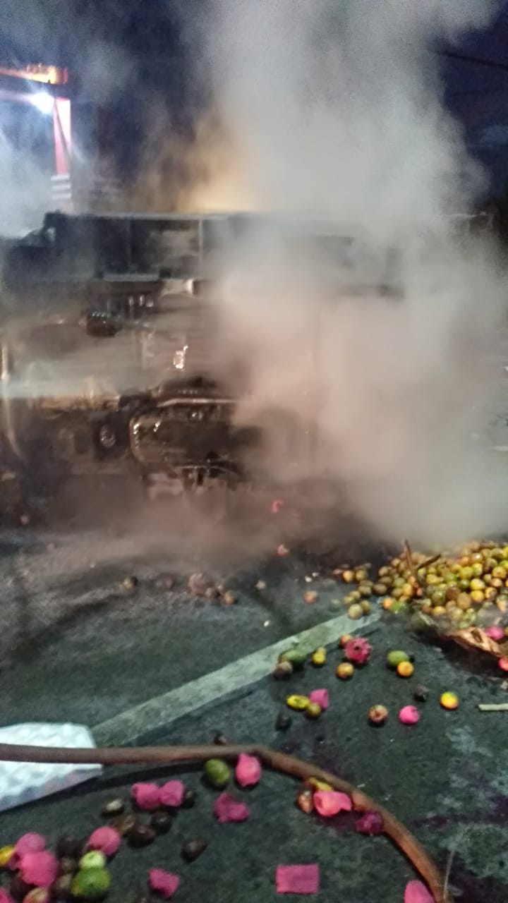 Mengejutkan, Supir Pickup L300 Terbakar Di Depan Mapoldasu