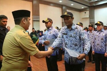 Baginda P. Siregar, AP, M.Si, Ambil sumpah 131 PNS Lingkungan Pemko Medan