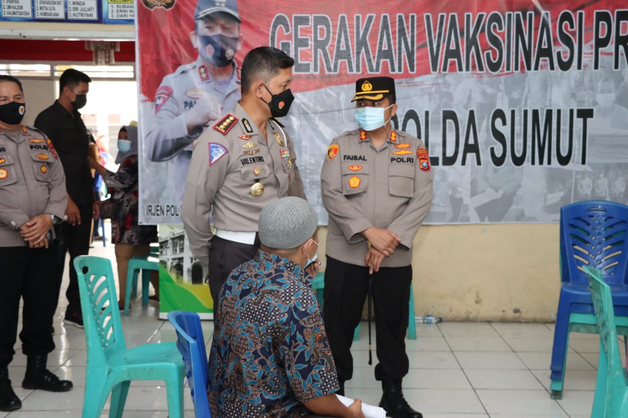 Kapolres Pelabuhan Belawan Hadiri Giat Vaksin Serentak di Kel.Tanjung Mulia